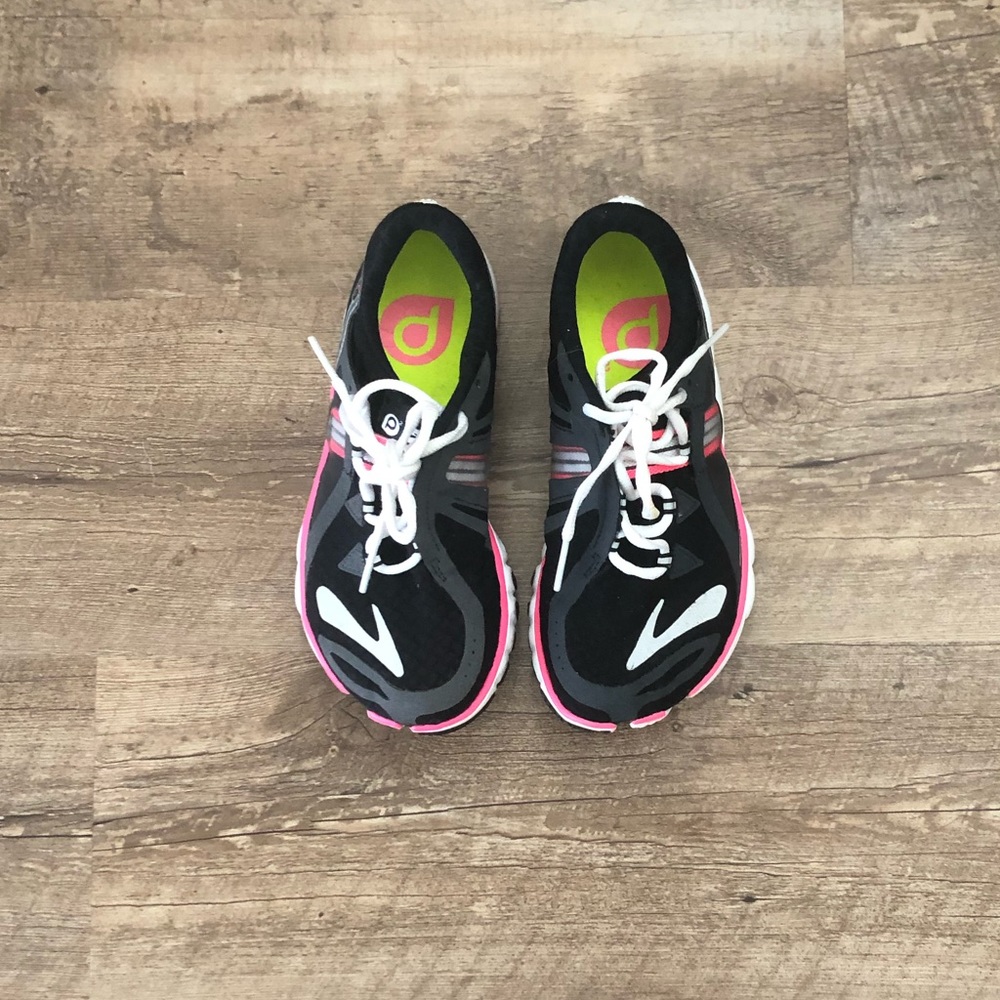 Brooks Pure Drift women’s running shoes